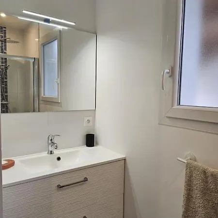 Jolie Maison Neuve Charentaise * Amiens