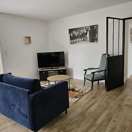 Jolie Maison Neuve Charentaise *