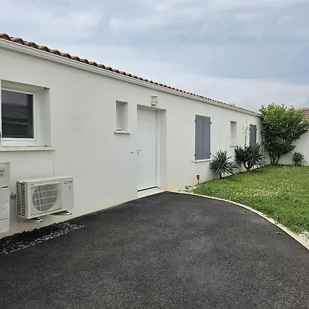 Jolie Maison Neuve Charentaise * Amiens
